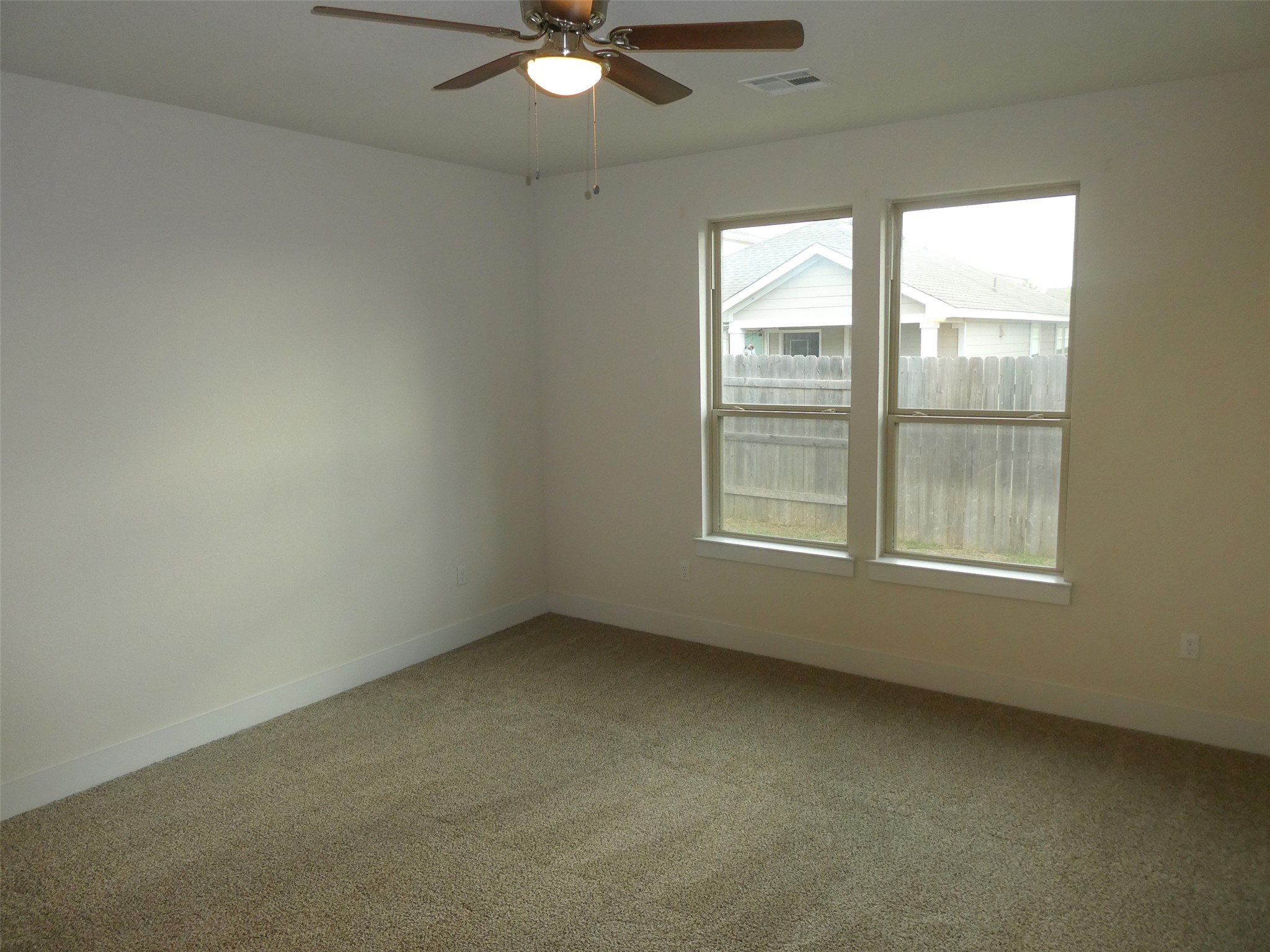 8201 Greyhawk Cove Austin, TX 78744 - Photo 9 of 27