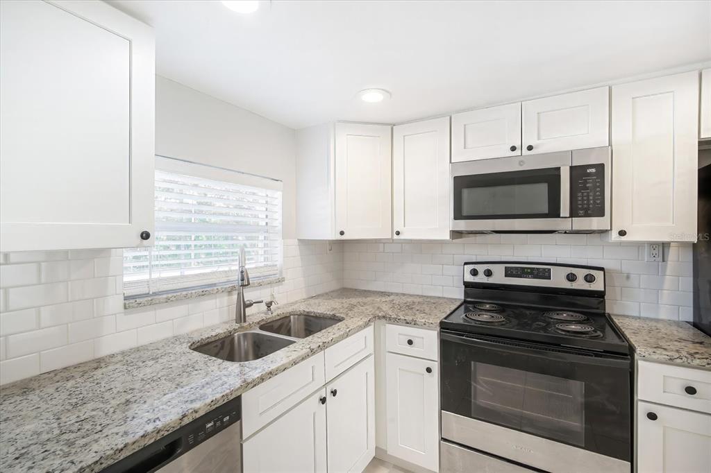 811 Russell Lane, Unit 309 Brandon, FL 33510 - Photo 3 of 34