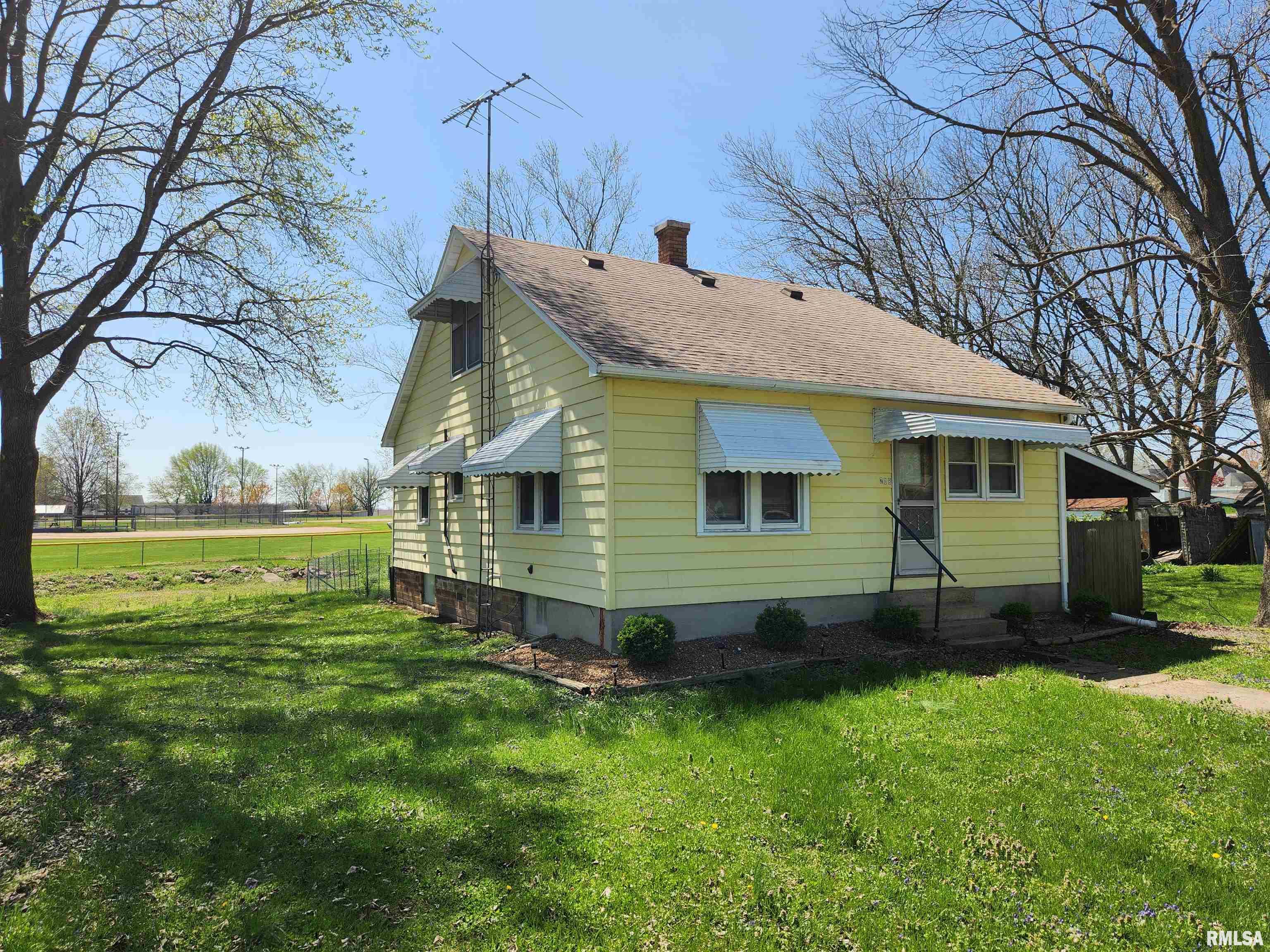 208 East Davis Street Ava, IL 62907 - Photo 2 of 38