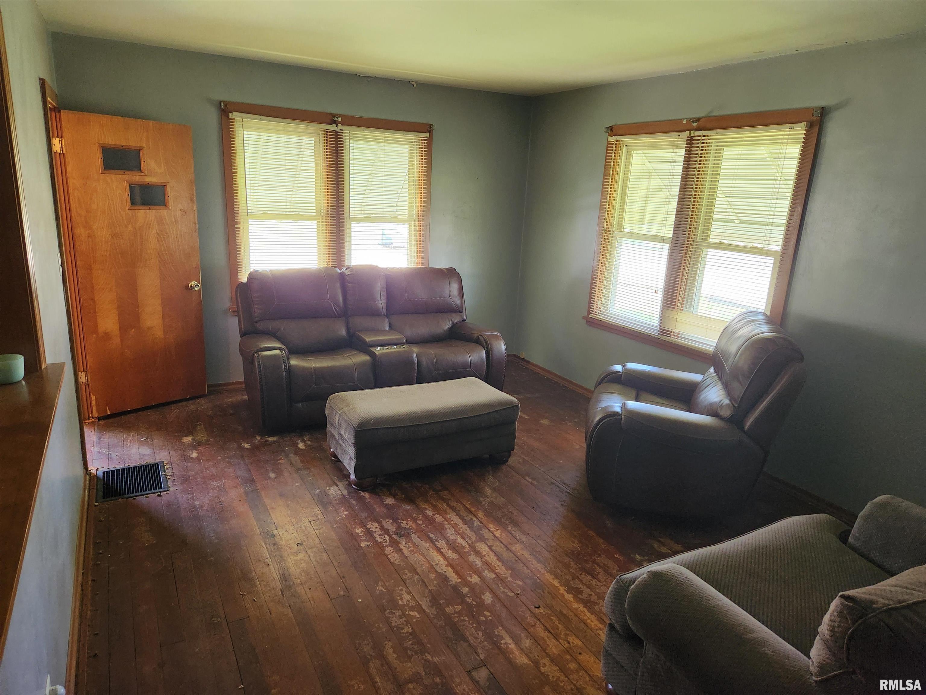 208 East Davis Street Ava, IL 62907 - Photo 7 of 38