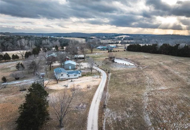 $560,000 | 4023 Juedeman Road, Cuba, MO 65453