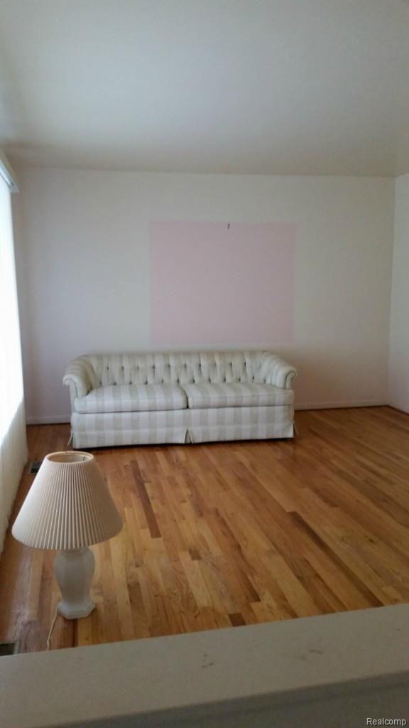 17512 Levan Road Livonia, MI 48152 - Photo 19 of 22 146.jpg
