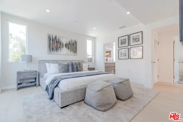 $6,200 | 1214 North Sycamore Avenue, Los Angeles, CA 90038