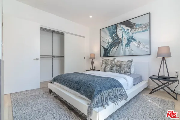 $6,200 | 1214 North Sycamore Avenue, Los Angeles, CA 90038