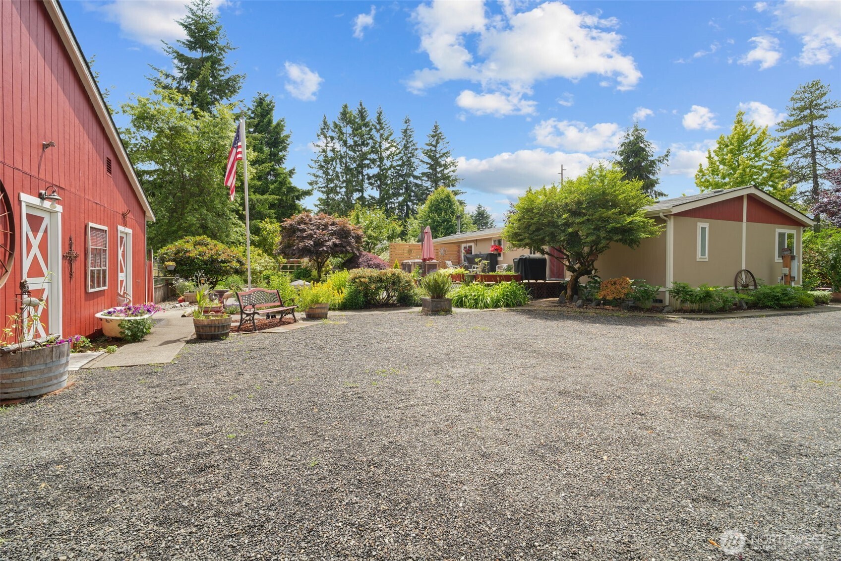 6338 Kirsop Road Southwest Olympia, WA 98512 - Photo 4 of 39 Gallery Image 4