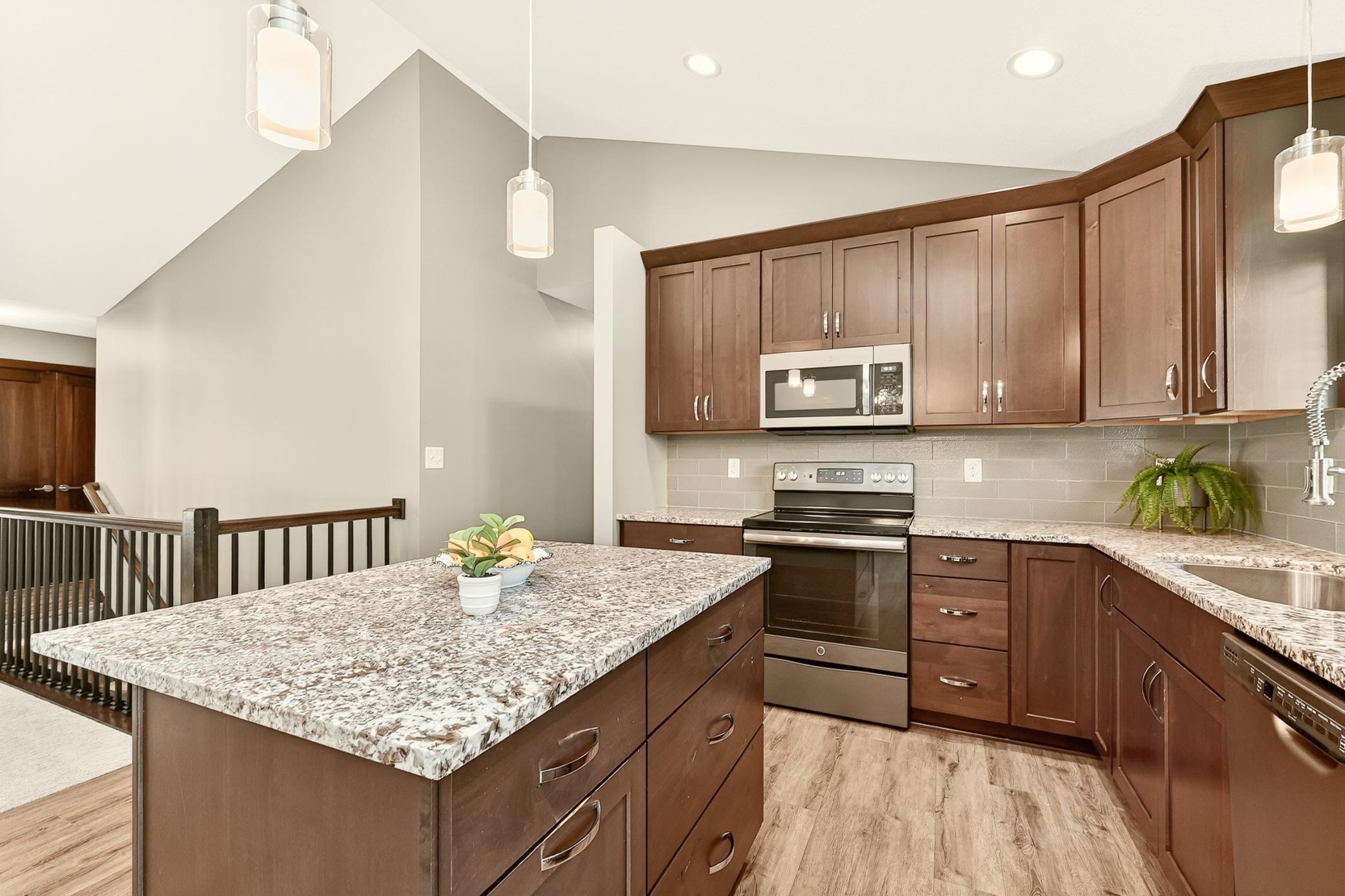 3402 Ridgeline Drive Southeast Rochester, MN 55904 - Photo 11 of 32