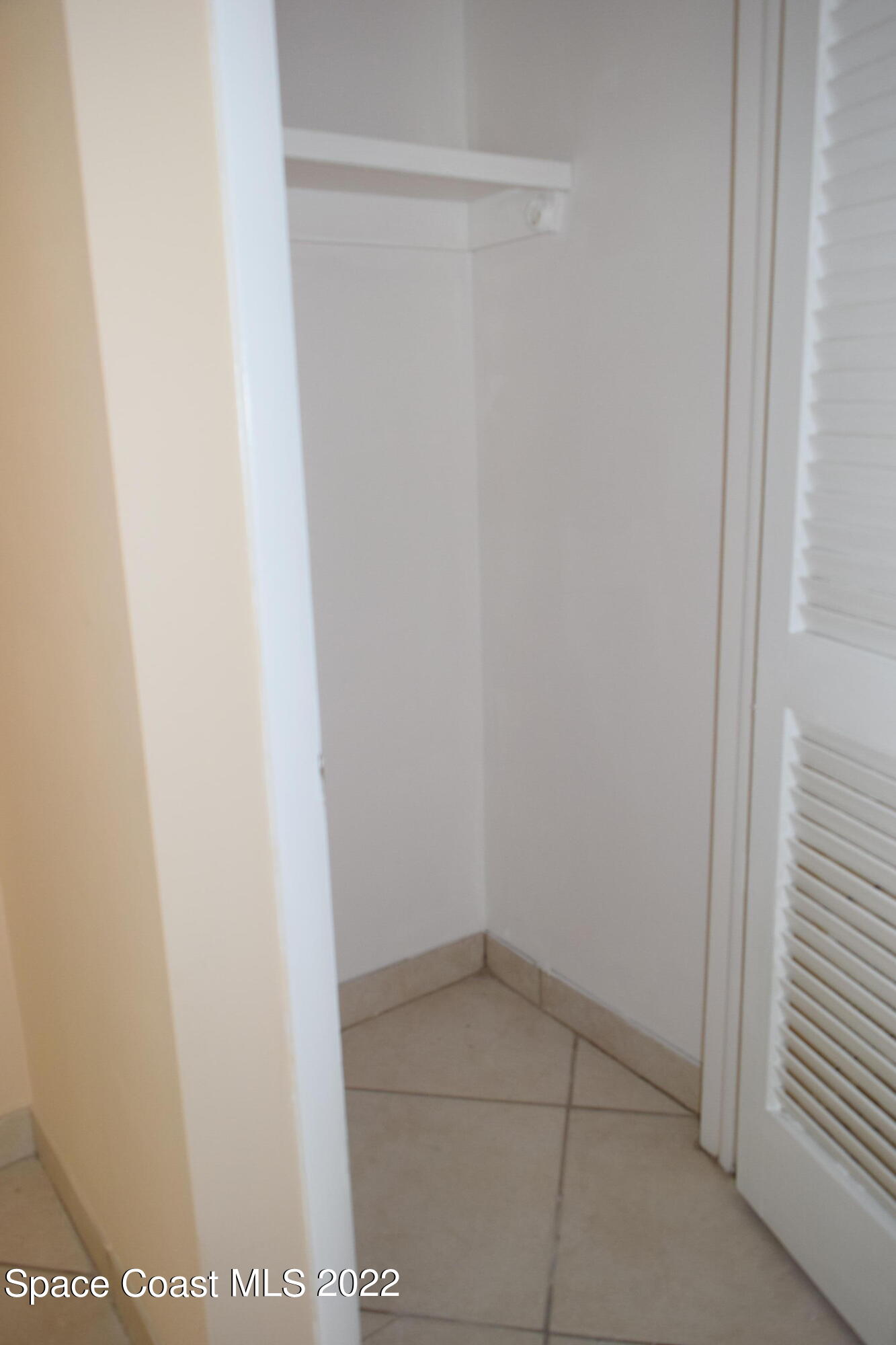 771 Cobblestone Lane Northeast Palm Bay, FL 32905 - Photo 17 of 30 a view of a small space