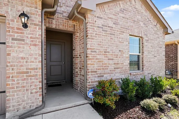 $2,350 | 8460 Big Apple Drive, Fort Worth, TX 76179