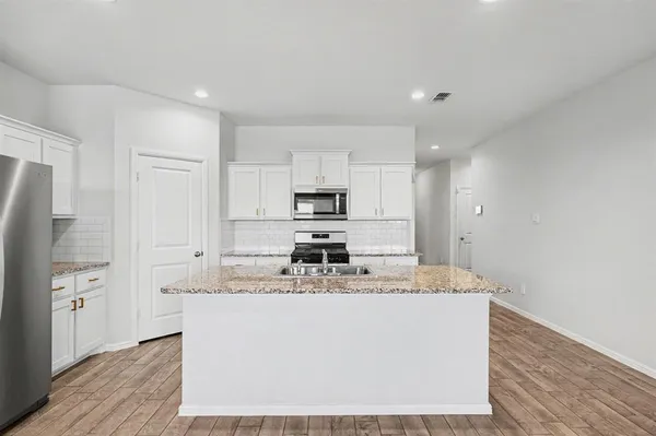 $2,350 | 8460 Big Apple Drive, Fort Worth, TX 76179