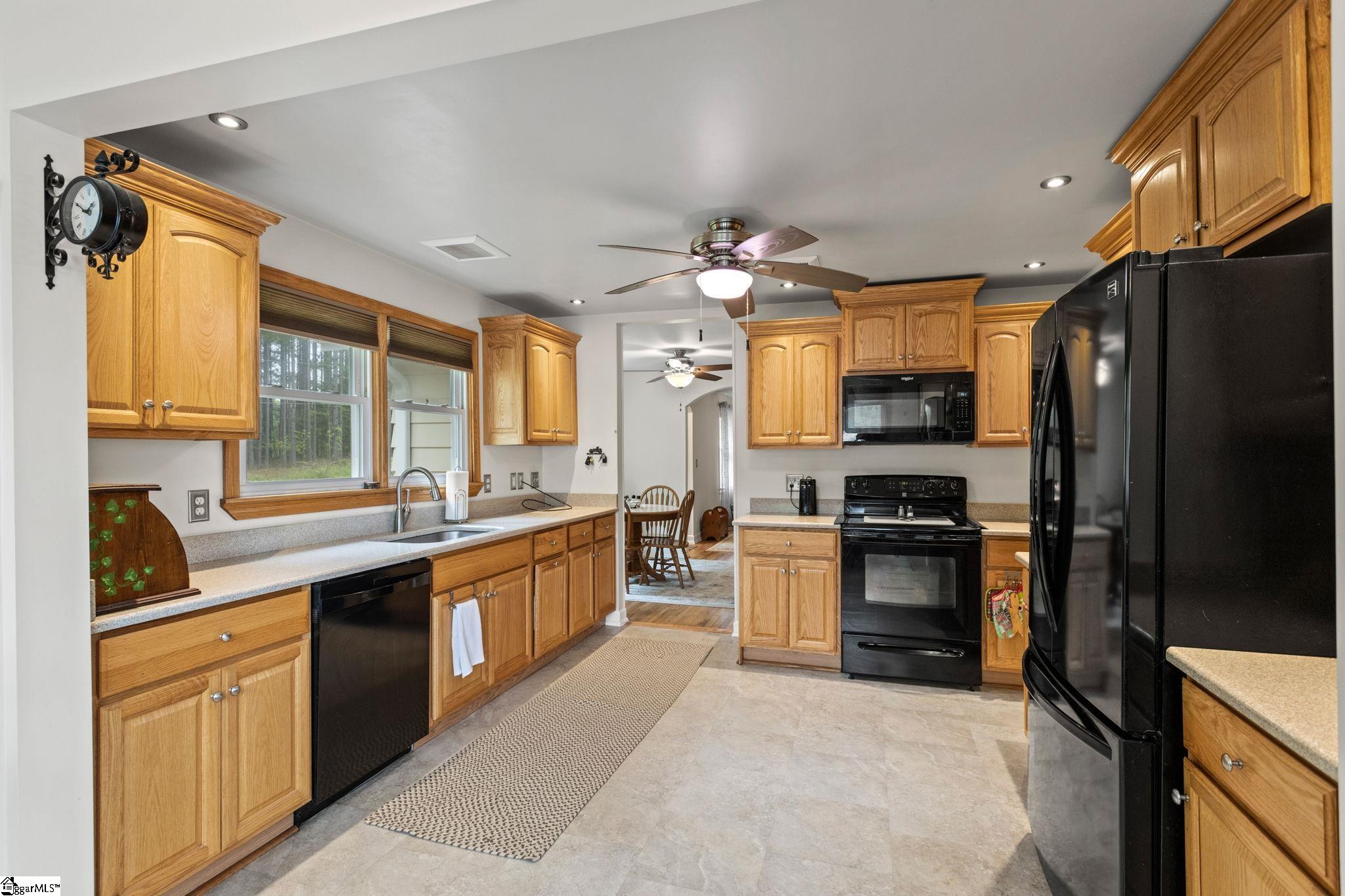 3304 Cannon Road Greer, SC 29651 - Photo 10 of 31