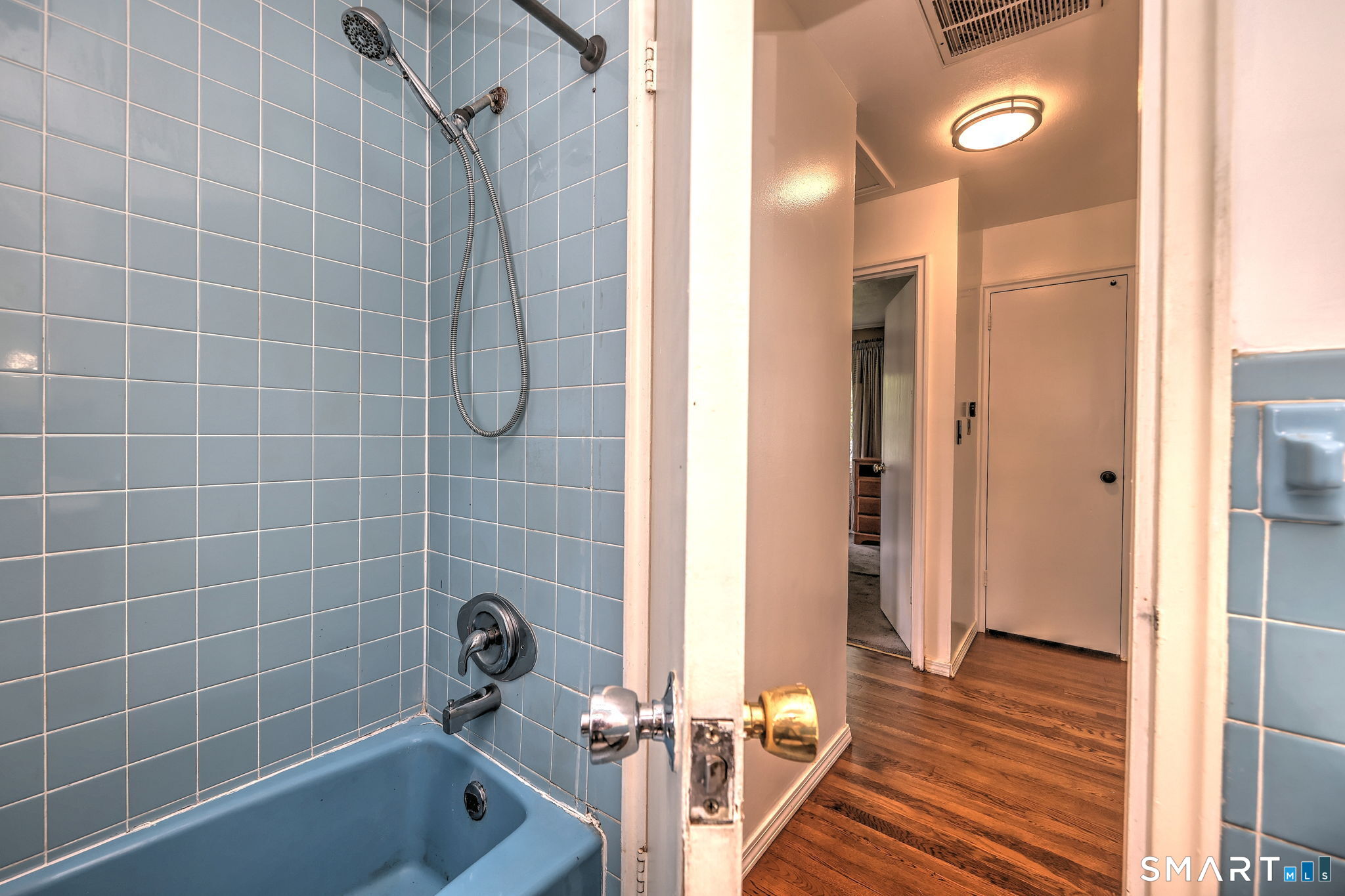 61 Northrop Road West Haven, CT 06516 - Photo 28 of 39 Gallery Image 28