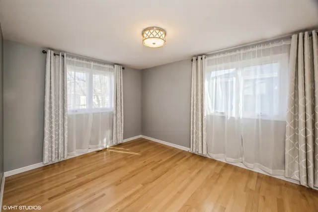 $3,200 | 829 Pinehurst Lane, Schaumburg, IL 60193