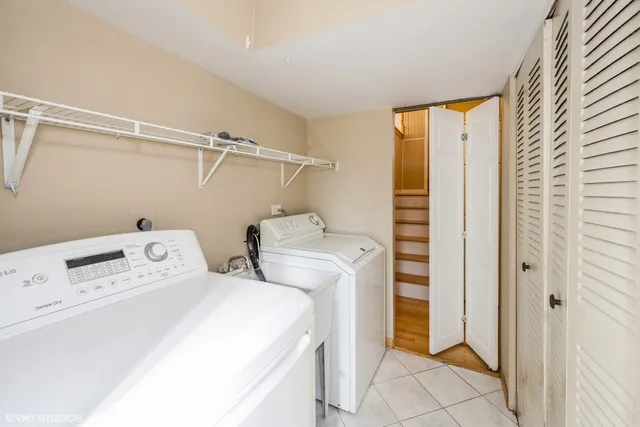 $3,200 | 829 Pinehurst Lane, Schaumburg, IL 60193