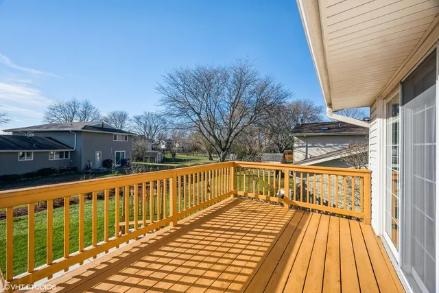 $3,200 | 829 Pinehurst Lane, Schaumburg, IL 60193