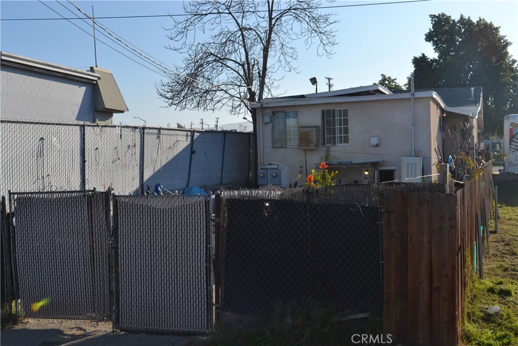 412 Kern Street Taft, CA 93268 - Photo 6 of 6 a view of house with outdoor space