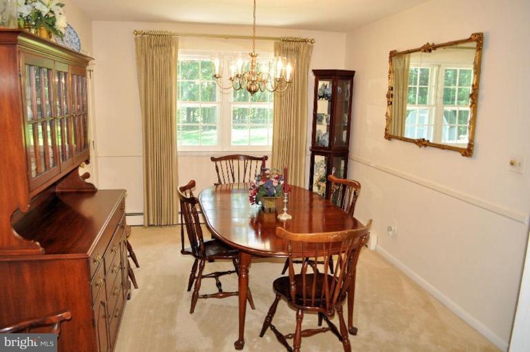 10197 Cabery Road Ellicott City, MD 21042 - Photo 3 of 16 Dining Room