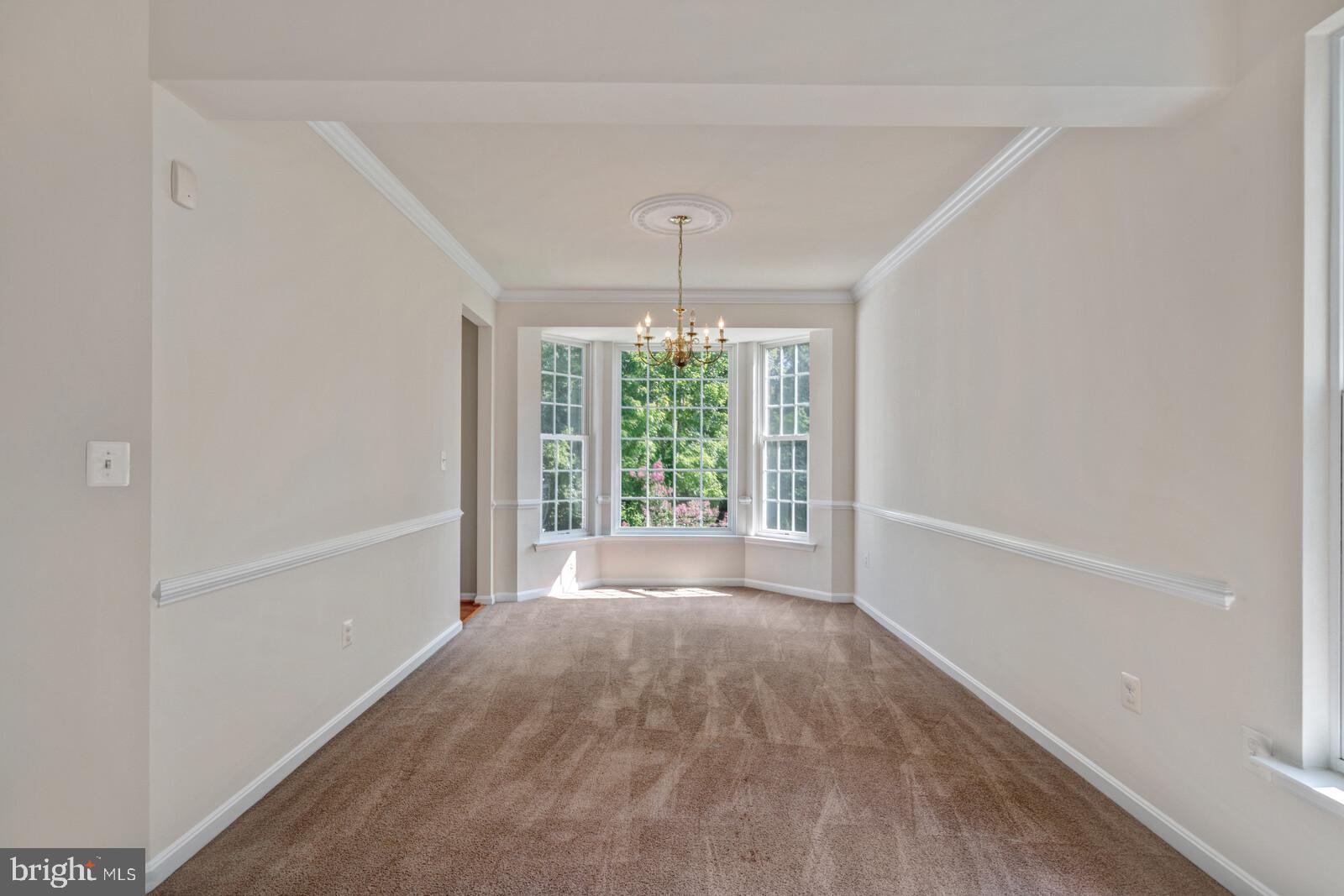 14036 Albert Way Gainesville, VA 20155 - Photo 14 of 40 Bay windows in dining room