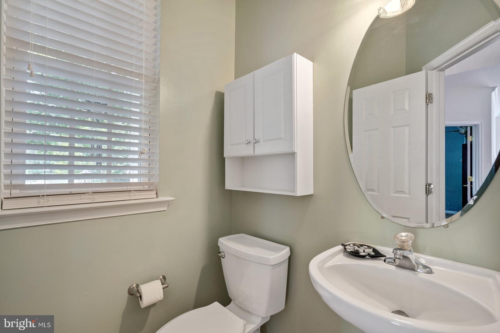 14036 Albert Way Gainesville, VA 20155 - Photo 15 of 40 Half bath on main level