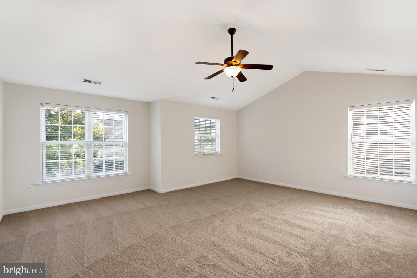 14036 Albert Way Gainesville, VA 20155 - Photo 18 of 40 Owner's suite