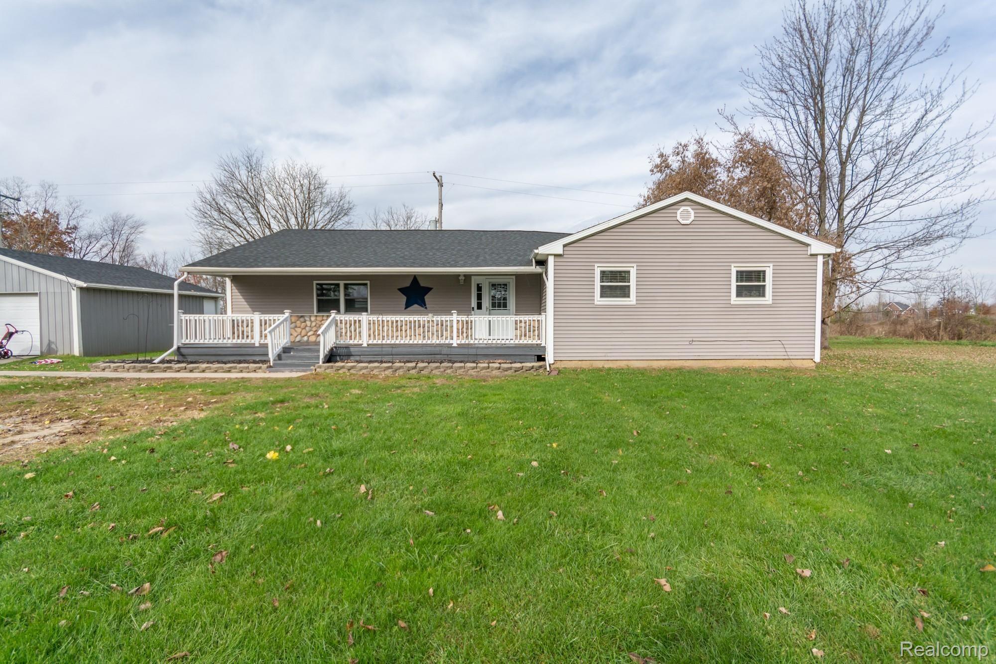 3801 Lansing Road Bancroft, MI 48414 - Photo 2 of 34 DSC_6400.jpg