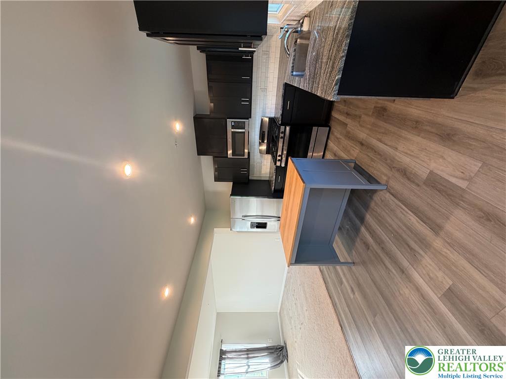 2126 Cross Country Road Northampton, PA 18067 - Photo 8 of 34 Gallery Image 8