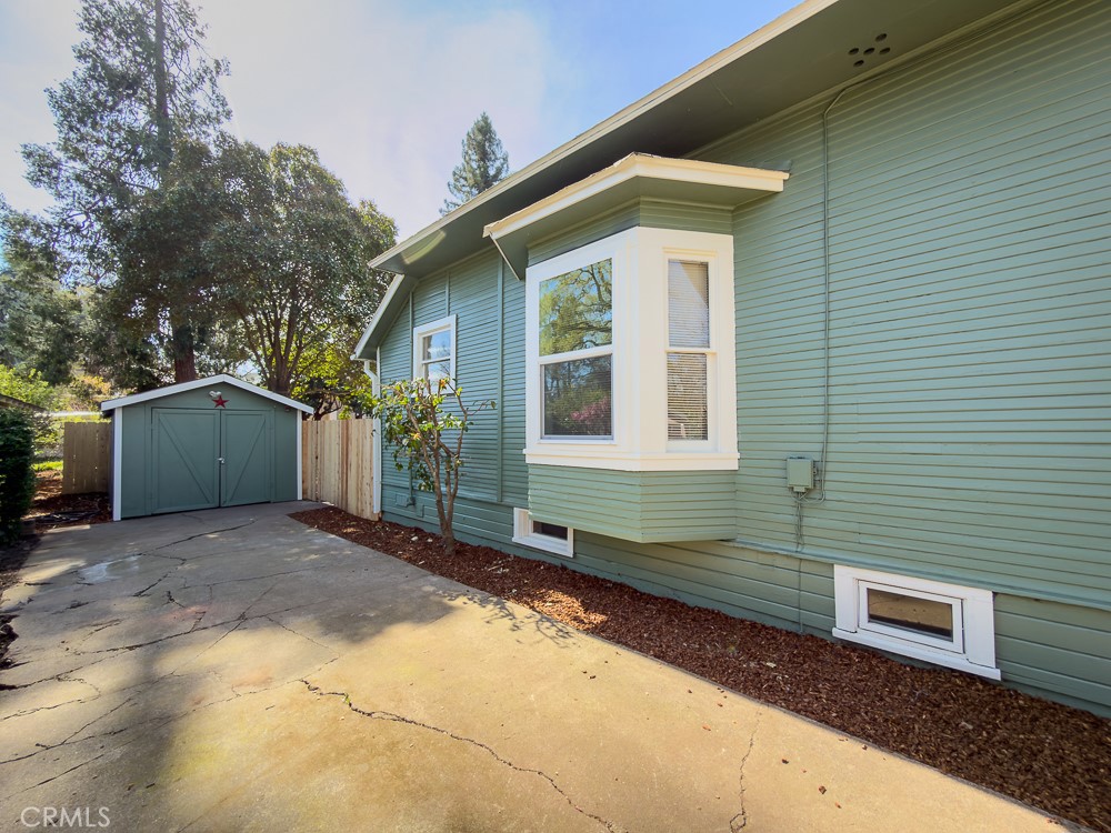 243 West 3rd Avenue Chico, CA 95926 - Photo 38 of 41 a front view of a house with a yard