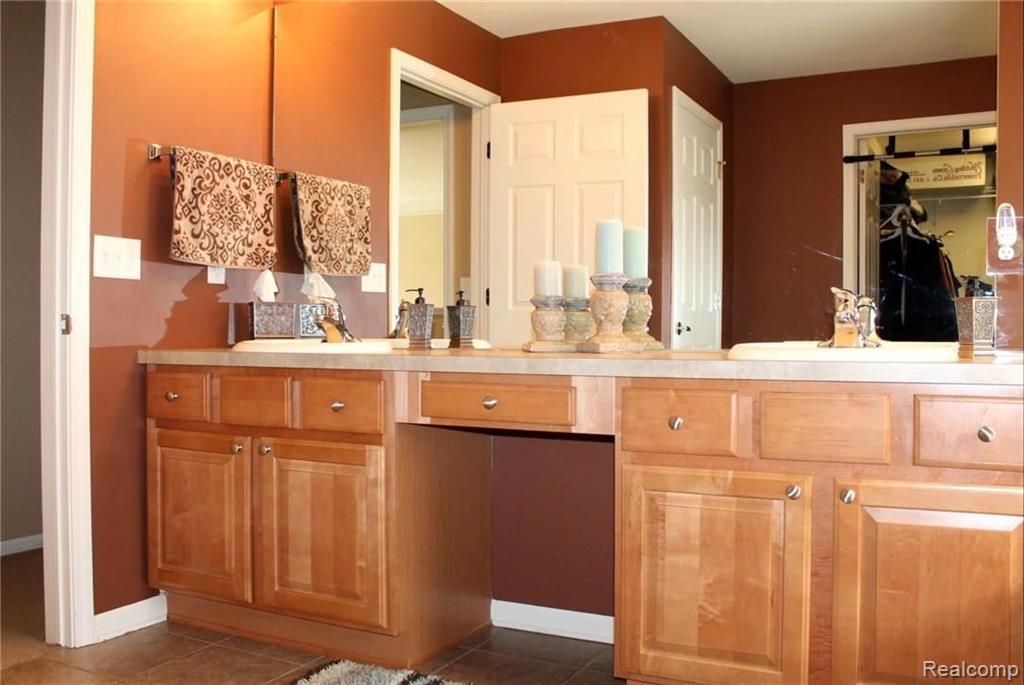 49577 Potomac Road Canton, MI 48188 - Photo 36 of 47