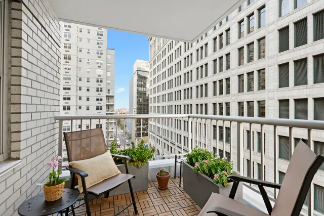 $1,995,000 | 70 East 10th Street, Unit 11L | Greenwich Village
