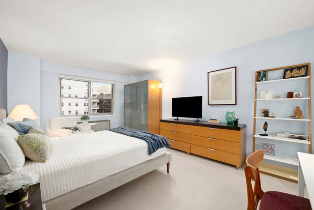 $1,995,000 | 70 East 10th Street, Unit 11L | Greenwich Village