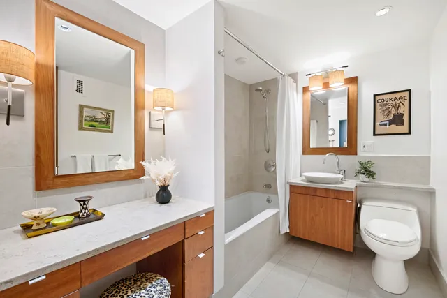 $1,995,000 | 70 East 10th Street, Unit 11L | Greenwich Village