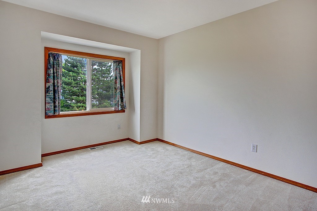 1007 North 31st Street Renton, WA 98056 - Photo 9 of 13