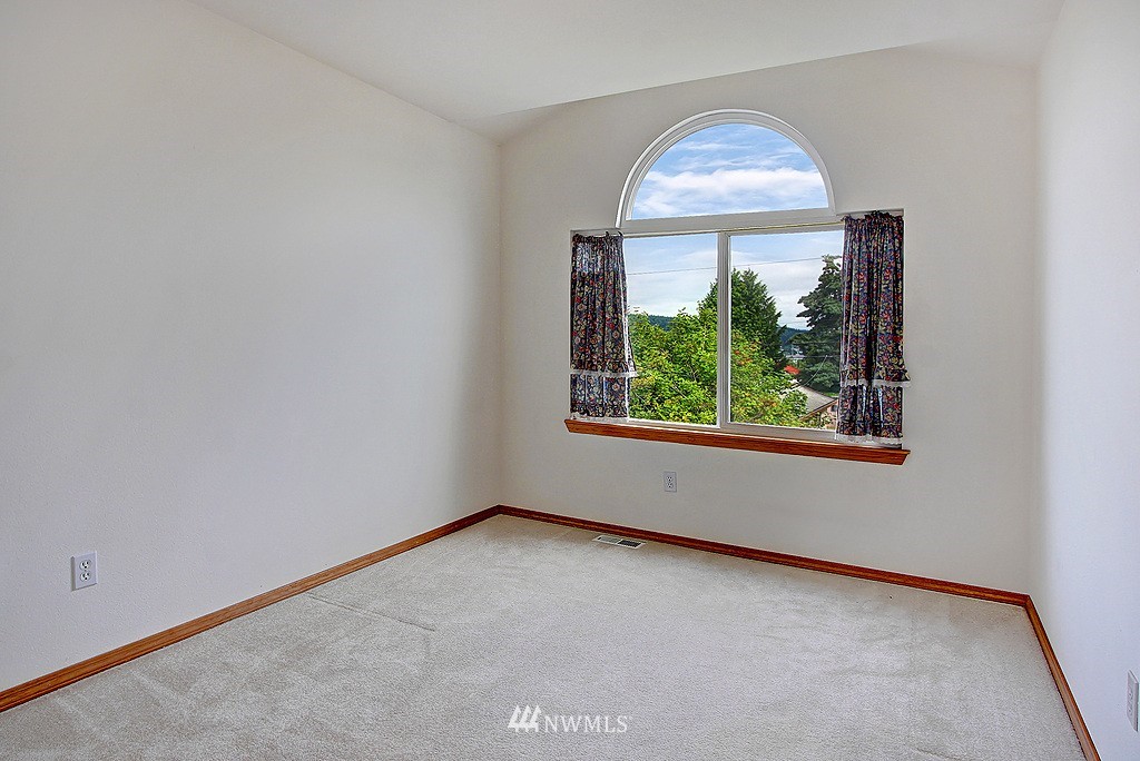 1007 North 31st Street Renton, WA 98056 - Photo 10 of 13