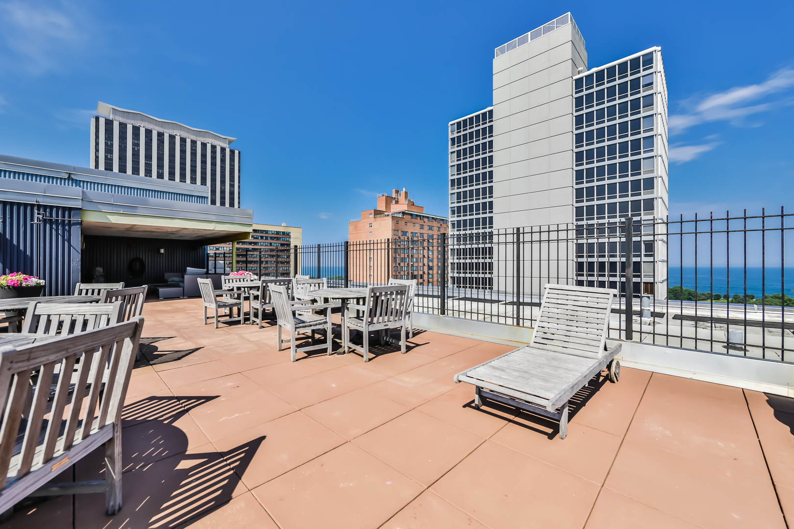 3033 North Sheridan Road, Unit 1010 Chicago, IL 60657 - Photo 14 of 17