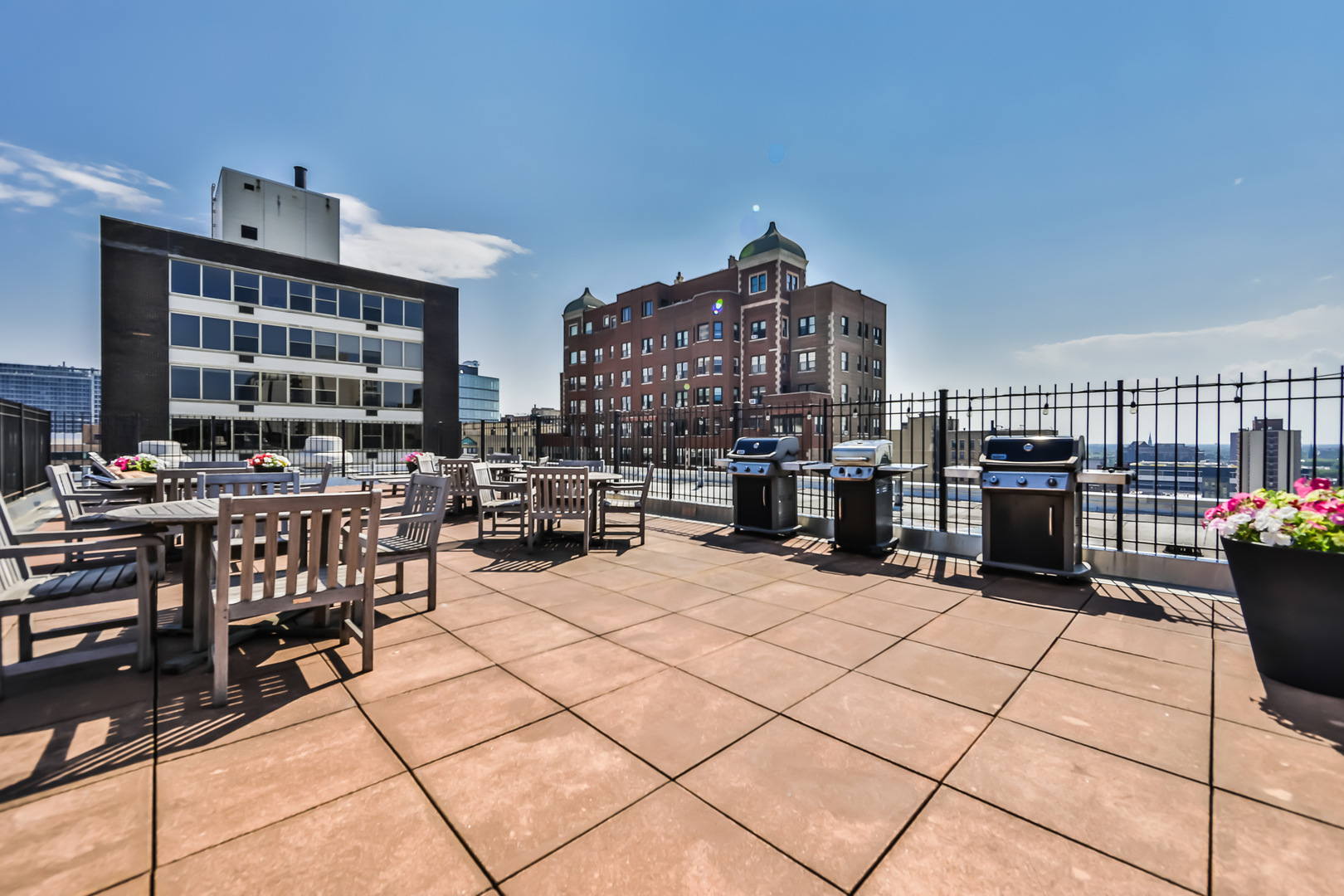 3033 North Sheridan Road, Unit 1010 Chicago, IL 60657 - Photo 16 of 17