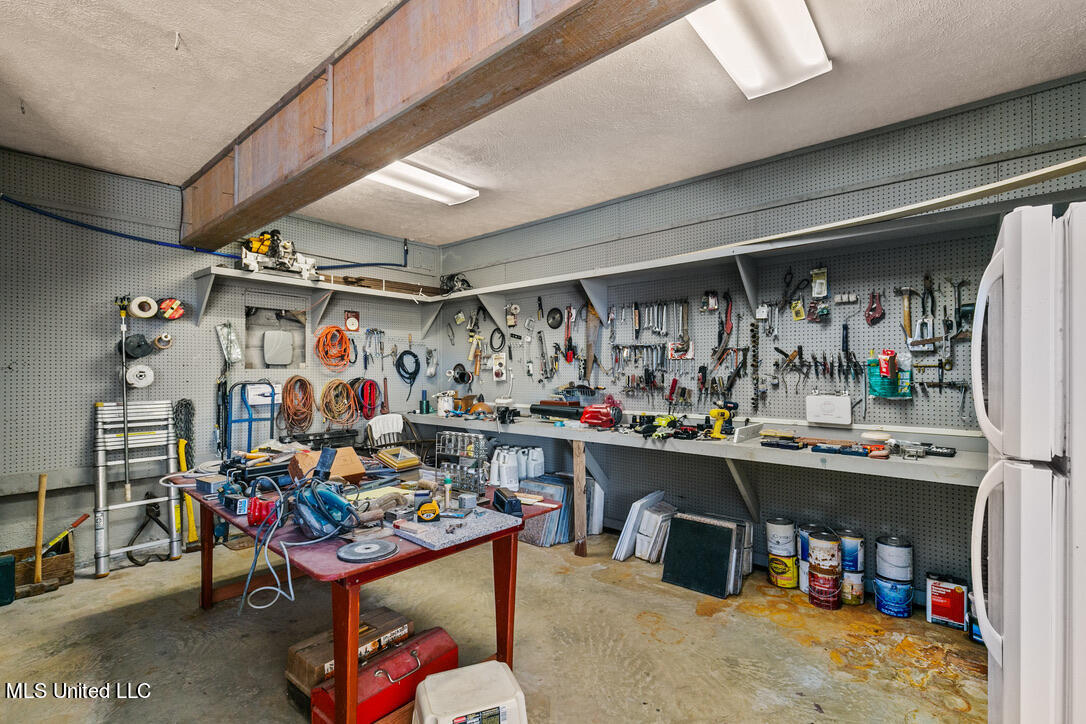 133 Overlook Pointe Drive Ridgeland, MS 39157 - Photo 90 of 93 Garage Workshop