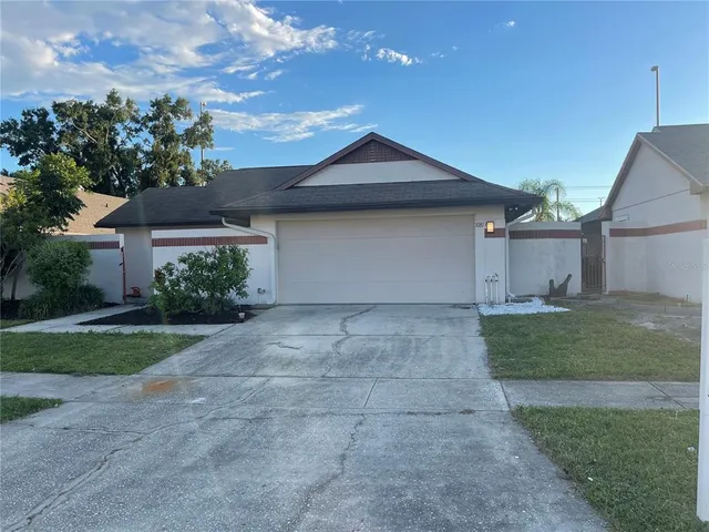 $2,950 | 10813 Venice Circle, Tampa, FL 33635