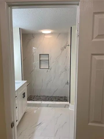 $2,950 | 10813 Venice Circle, Tampa, FL 33635