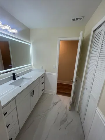 $2,950 | 10813 Venice Circle, Tampa, FL 33635