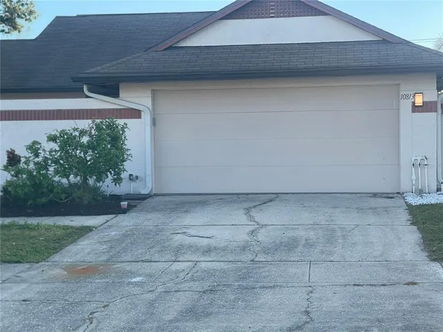 $2,950 | 10813 Venice Circle, Tampa, FL 33635