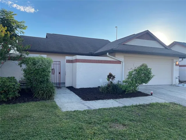 $2,950 | 10813 Venice Circle, Tampa, FL 33635