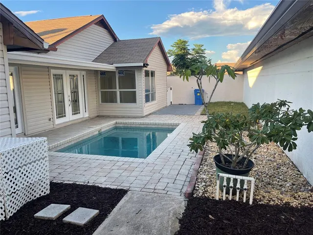 $2,950 | 10813 Venice Circle, Tampa, FL 33635