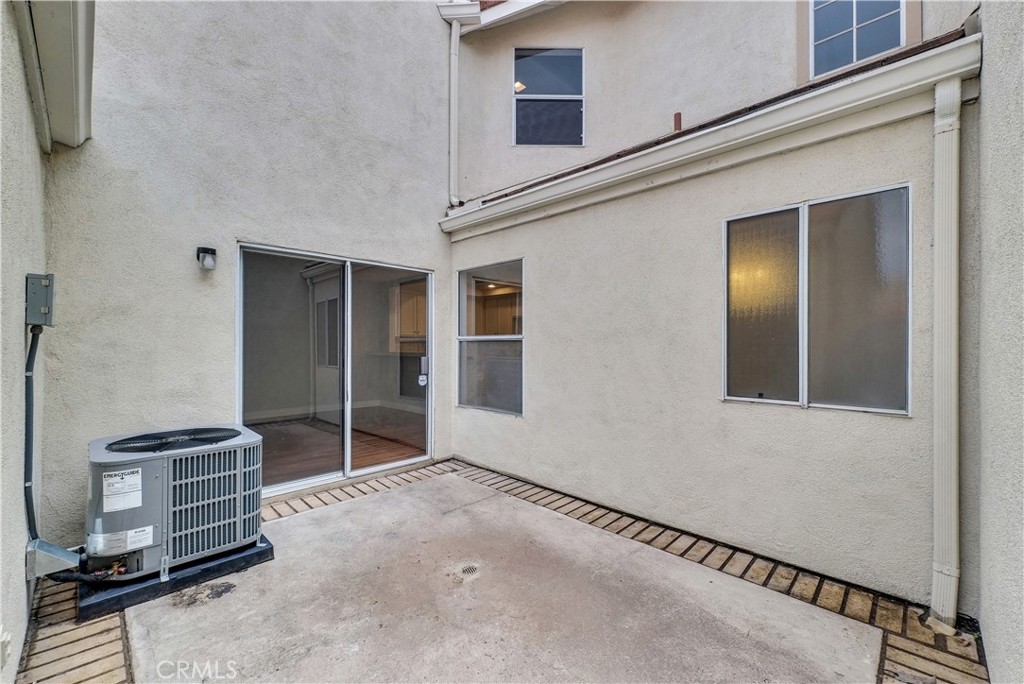 4 Wellesley Irvine, CA 92612 - Photo 22 of 24 a view of an entryway of the house