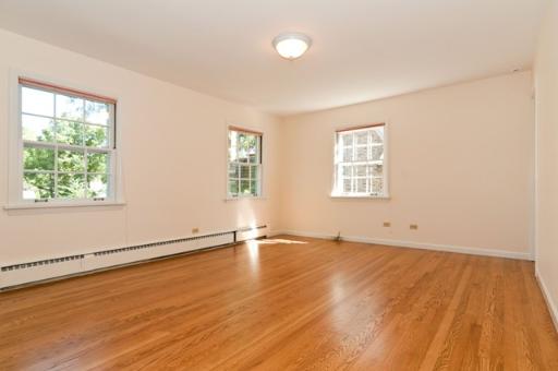 936 Seneca Road Wilmette, IL 60091 - Photo 13 of 16