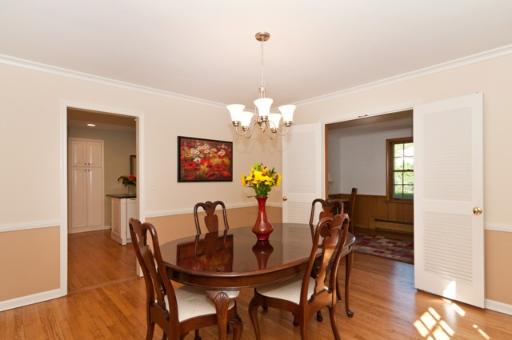 936 Seneca Road Wilmette, IL 60091 - Photo 4 of 16