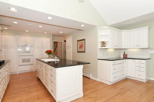 936 Seneca Road Wilmette, IL 60091 - Photo 7 of 16
