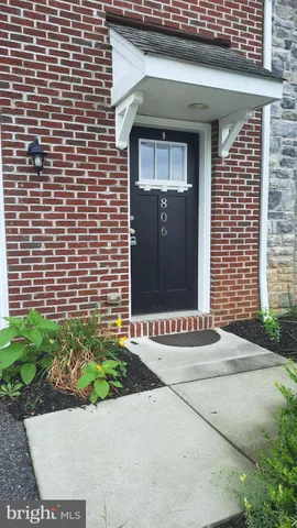 $1,995 | 806 Admiral's Quay Drive, Mechanicsburg, PA 17050