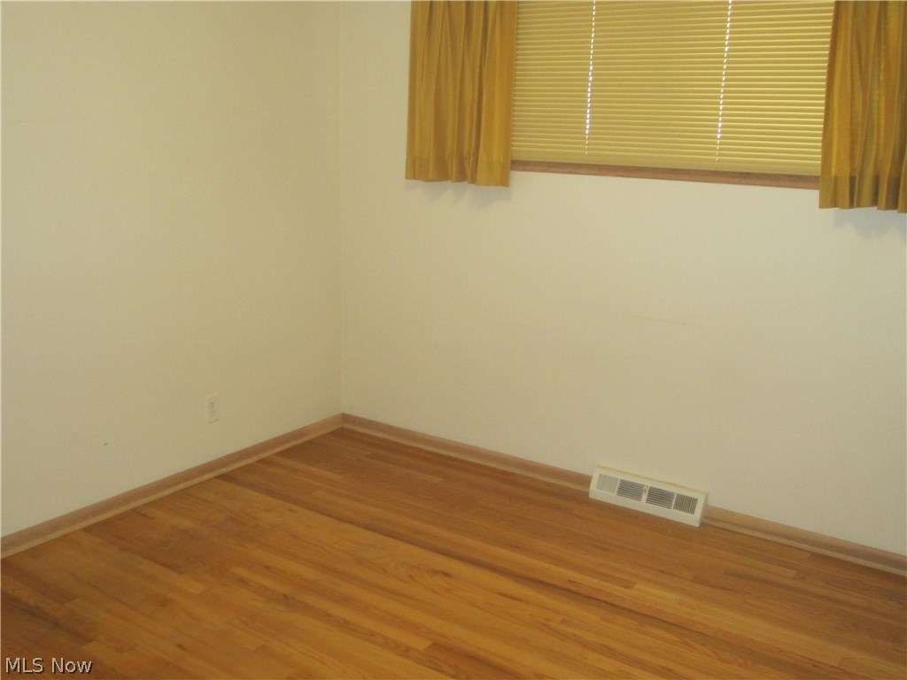 4274 West Anderson Road Cleveland, OH 44121 - Photo 7 of 9