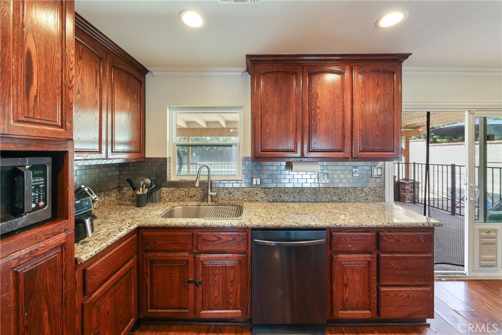 1535 South Pinkerton Road Glendora, CA 91740 - Photo 12 of 44