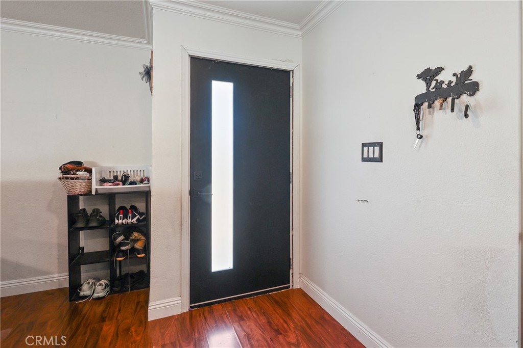 1535 South Pinkerton Road Glendora, CA 91740 - Photo 4 of 44