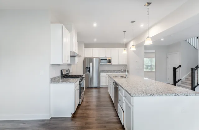 $2,350 | 3301 Somerset Lane, Columbia, TN 38401